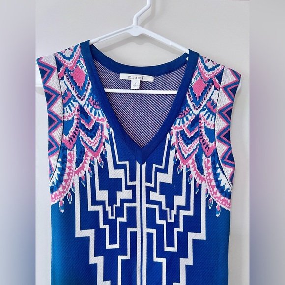 Miami Blue V-neck Sleeveless Dress - Picture 3 of 7